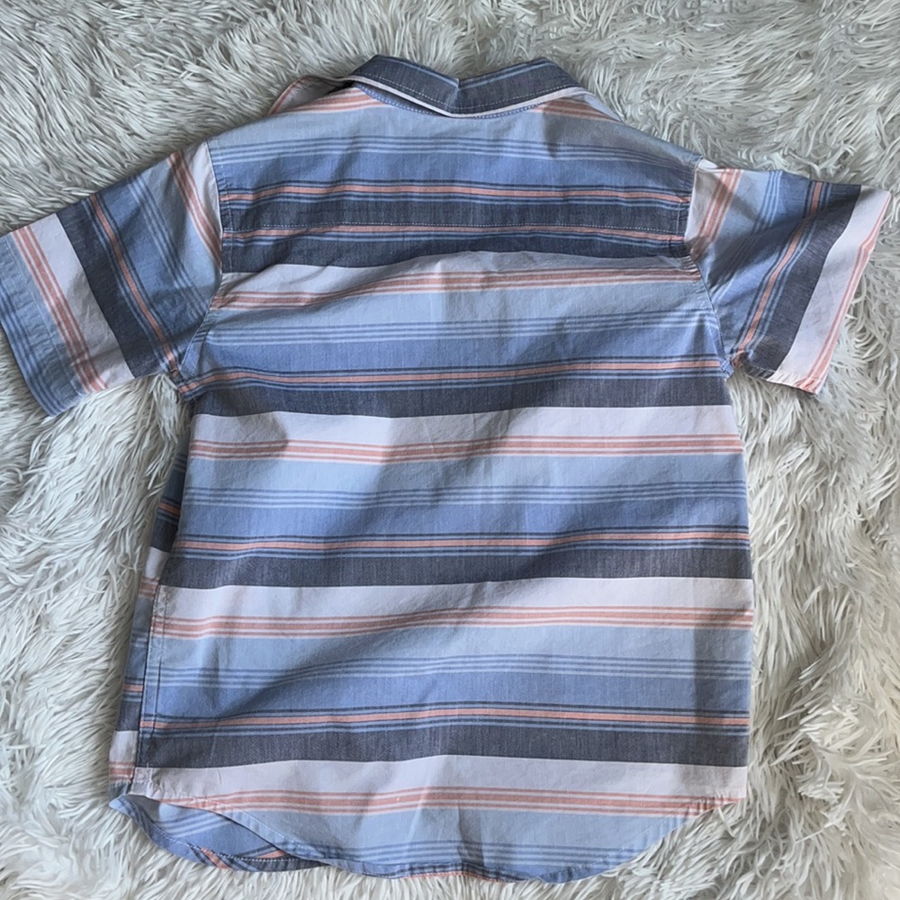 Short sleeve button down - Picture 2 of 5
